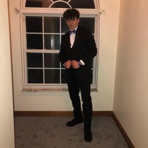 Meet your Posher, Adam